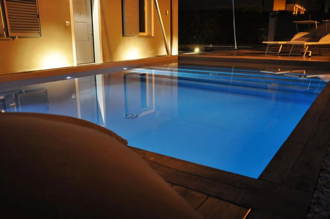 Luxury 2 Apartments Cervia With Swimming Pool